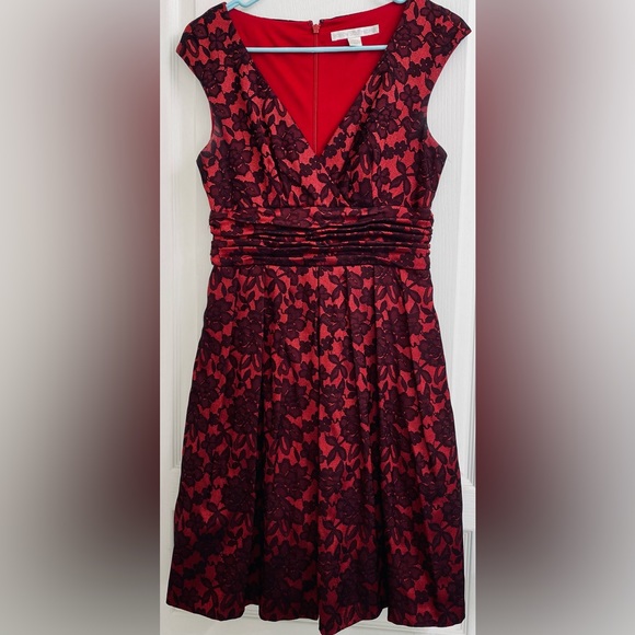 Boston Proper Sleeveless Floral and Tulle Printed Plunging V Cocktail Dress. CL3 - Picture 2 of 6